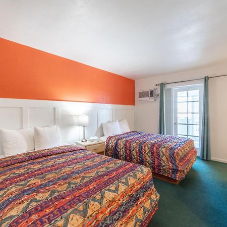 Captain'S Table Hotel By Everglades Adventures 외부 사진