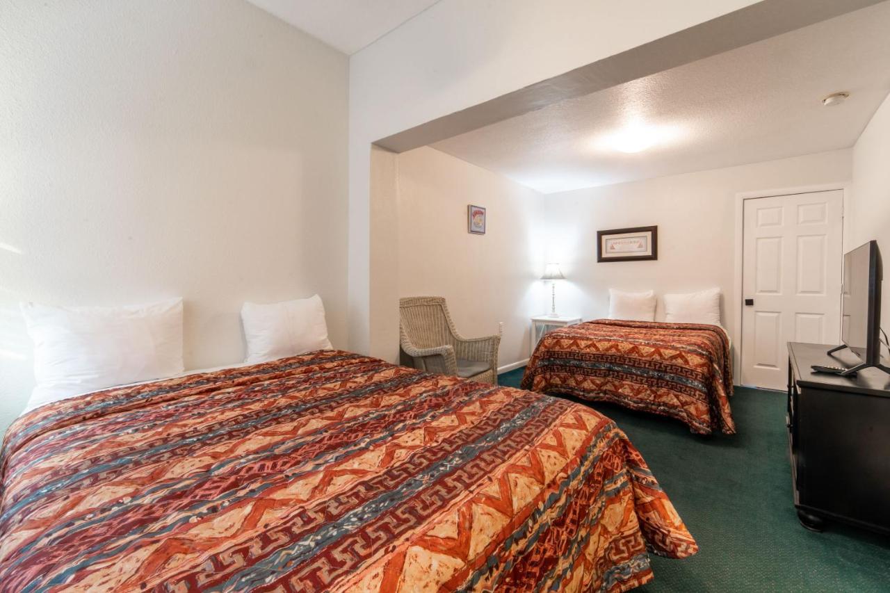 Captain'S Table Hotel By Everglades Adventures 외부 사진