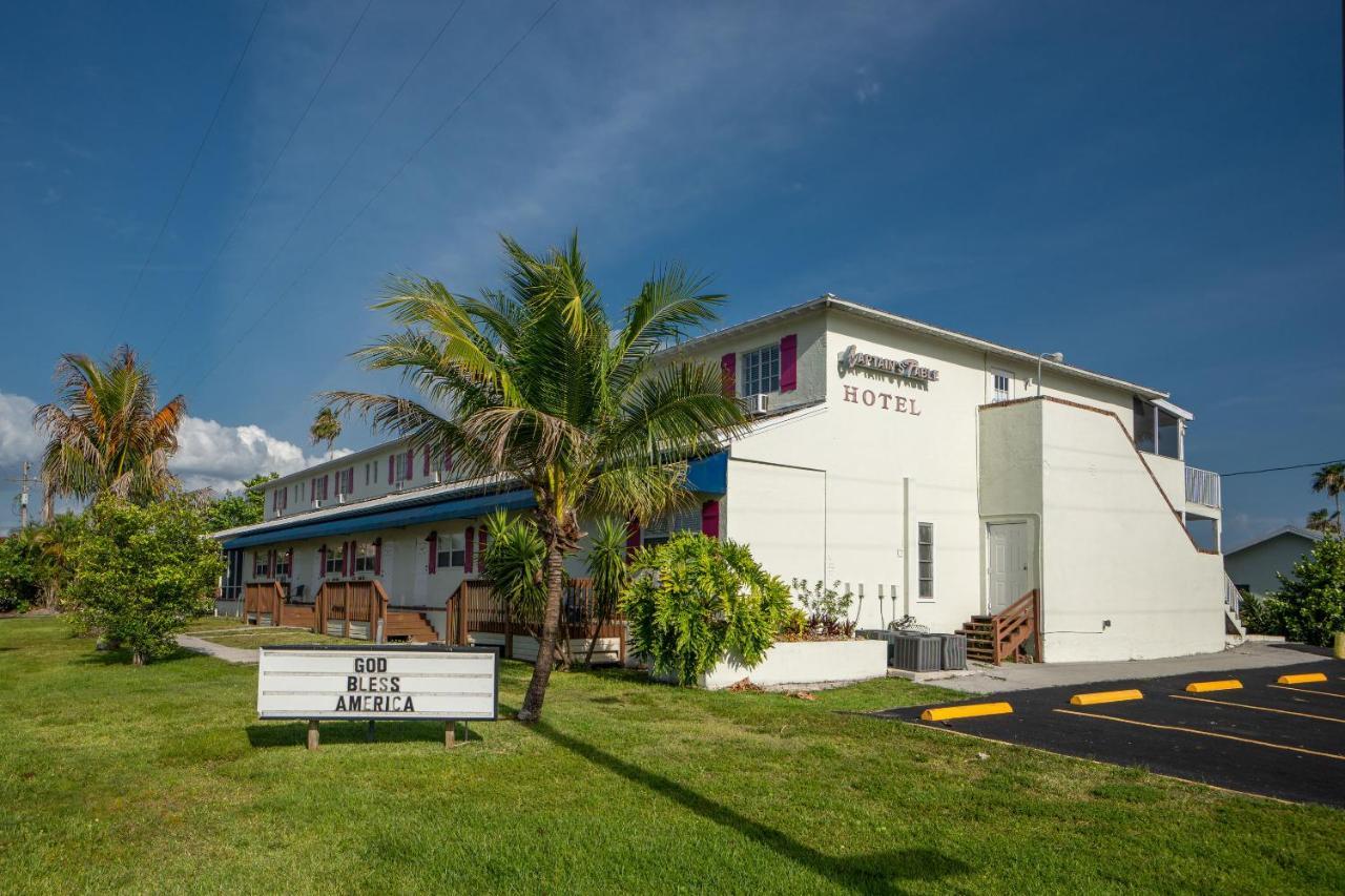 Captain'S Table Hotel By Everglades Adventures 외부 사진