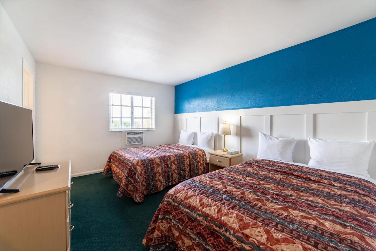 Captain'S Table Hotel By Everglades Adventures 외부 사진