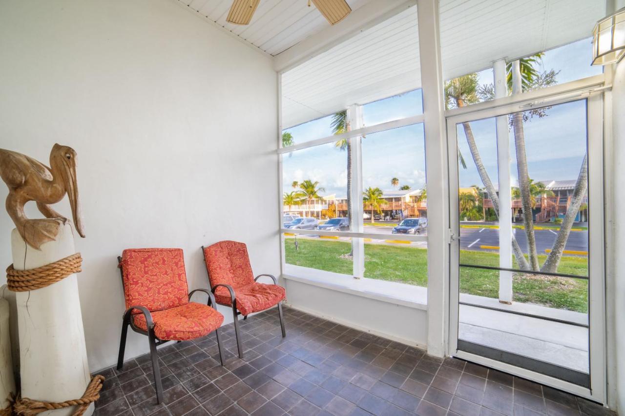 Captain'S Table Hotel By Everglades Adventures 외부 사진