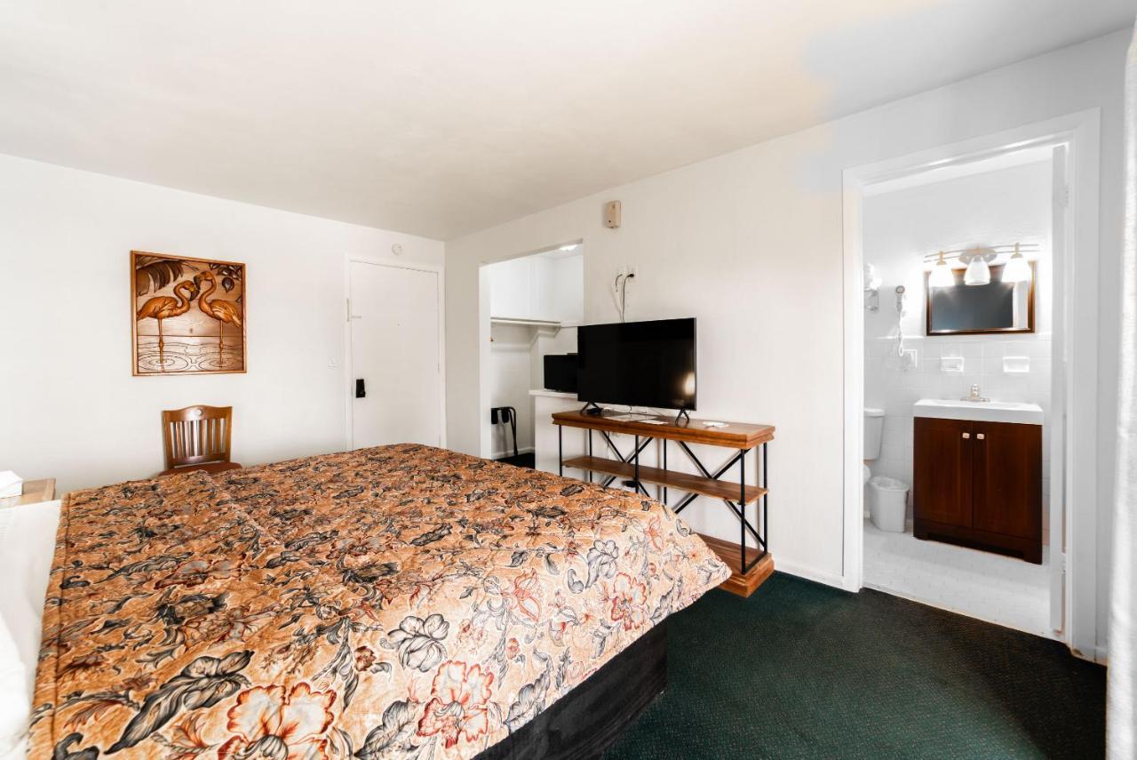 Captain'S Table Hotel By Everglades Adventures 외부 사진