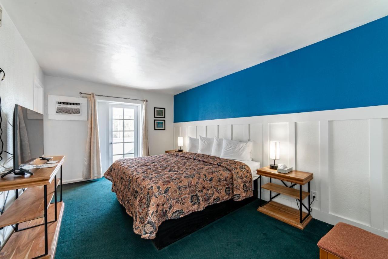Captain'S Table Hotel By Everglades Adventures 외부 사진