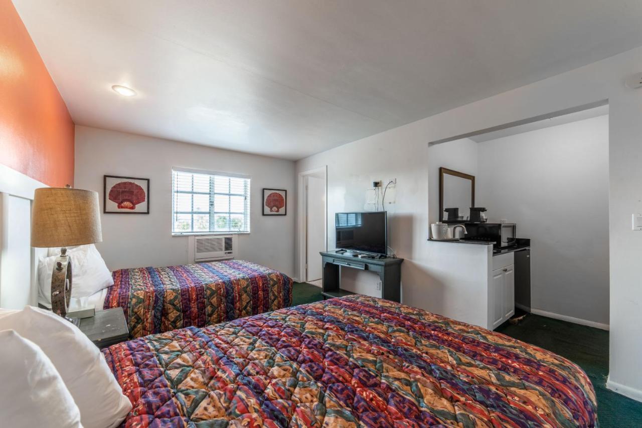 Captain'S Table Hotel By Everglades Adventures 외부 사진