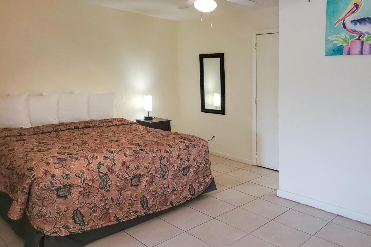 Captain'S Table Hotel By Everglades Adventures 객실 사진