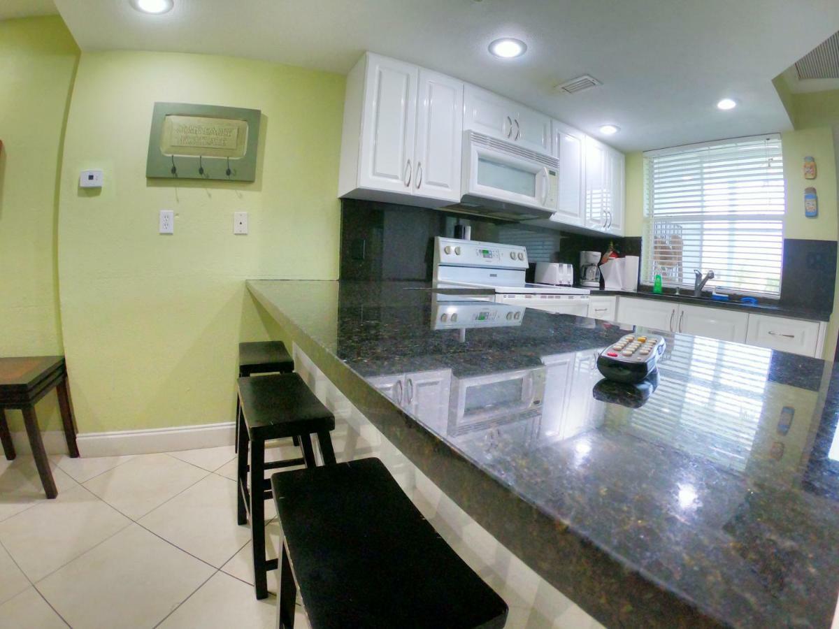 Captain'S Table Hotel By Everglades Adventures 외부 사진