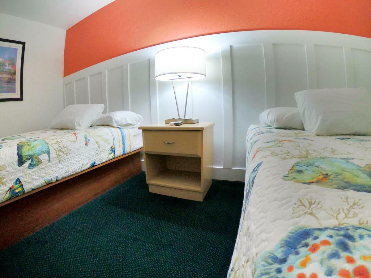 Captain'S Table Hotel By Everglades Adventures 외부 사진